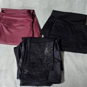 Black and Maroon Leggings By Zyia